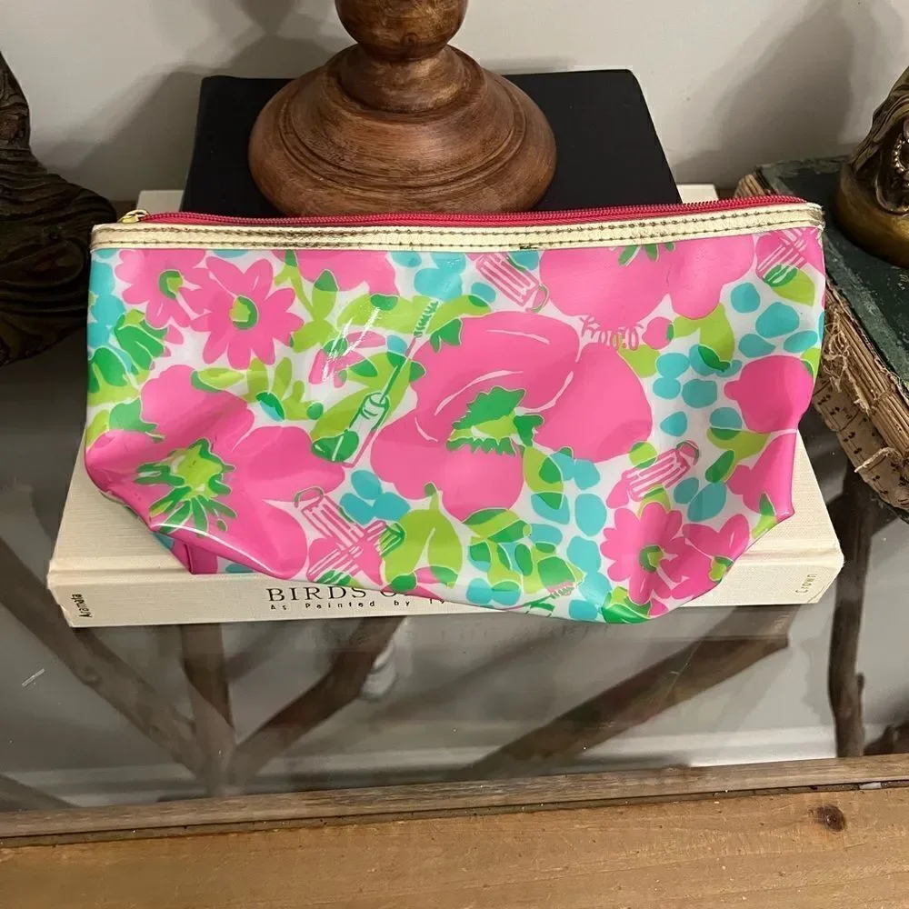 Lilly Pulitzer x Estée Lauder small makeup bag.